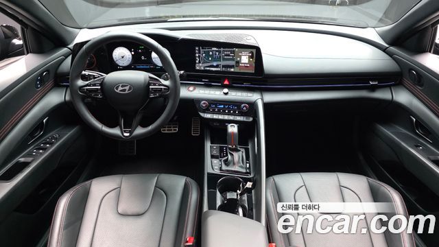 Hyundai Avante — interior