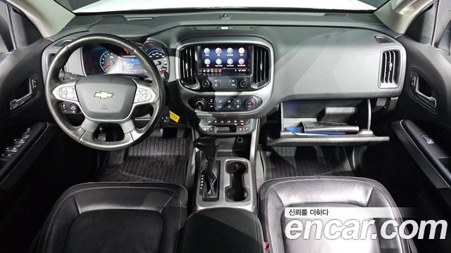 Chevrolet Korea Colorado — interior