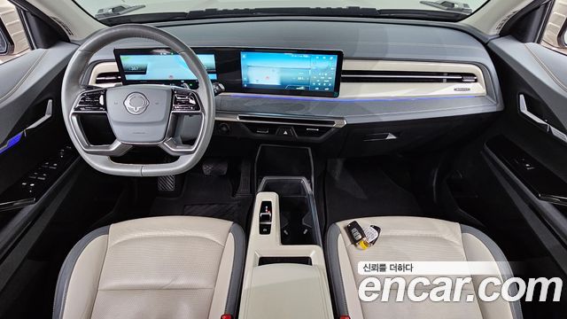 KG Mobility Torres — interior
