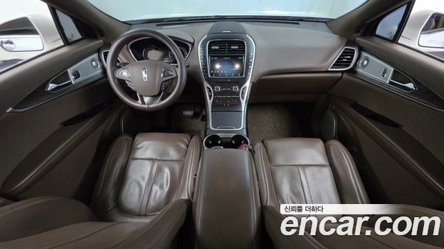 Lincoln MKX — interior