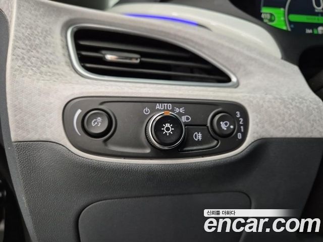 Chevrolet Korea Bolt EV — interior