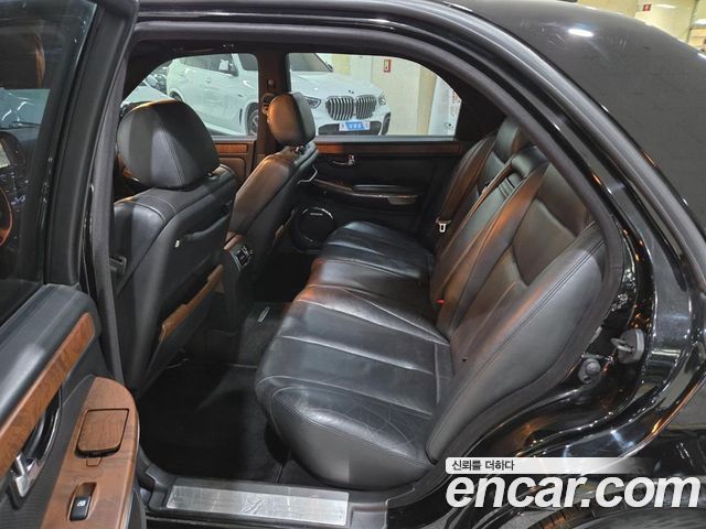 KG Mobility Chairman — interior