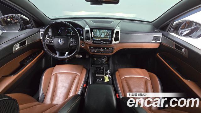 KG Mobility Rexton — interior