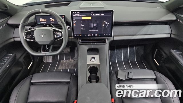 Polestar 4 — interior