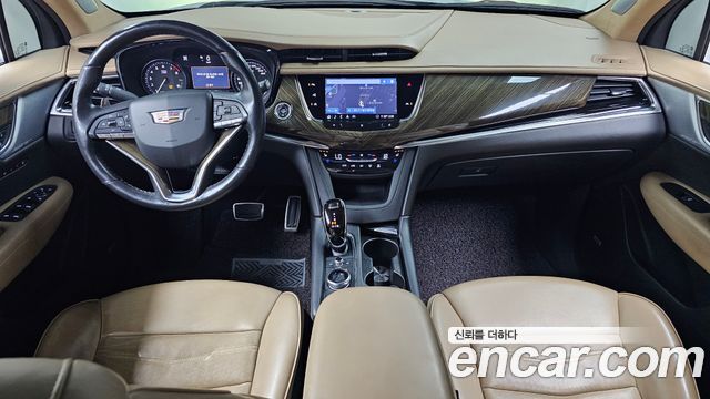 Cadillac XT6 — interior