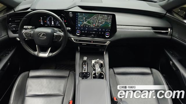 Lexus RX — interior