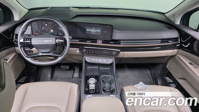 Kia Carnival — interior