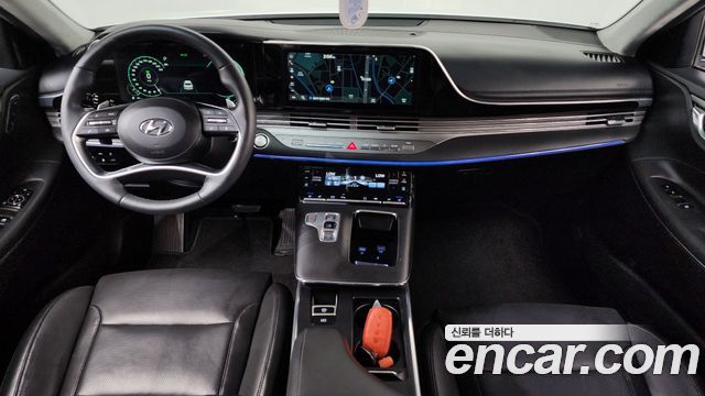 Hyundai Grandeur — interior