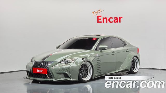 Lexus IS — exterior
