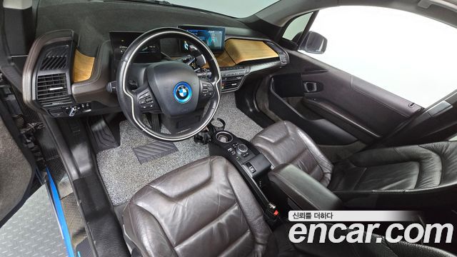 BMW i3 — interior