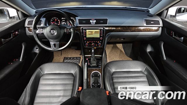 Volkswagen Passat — interior