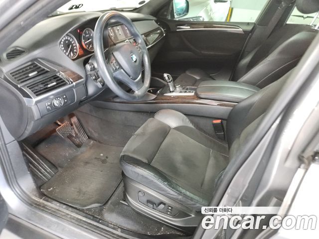 BMW X6 — interior