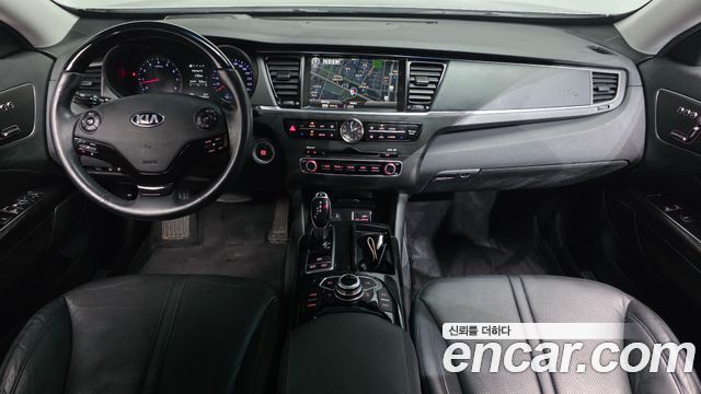 Kia K9 — interior
