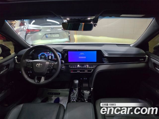 Toyota Camry — interior