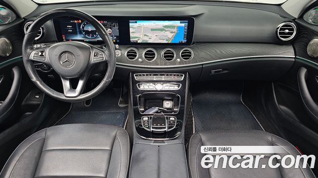 Mercedes-Benz E-Class — interior