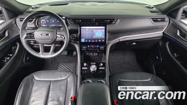 Jeep Cherokee — interior