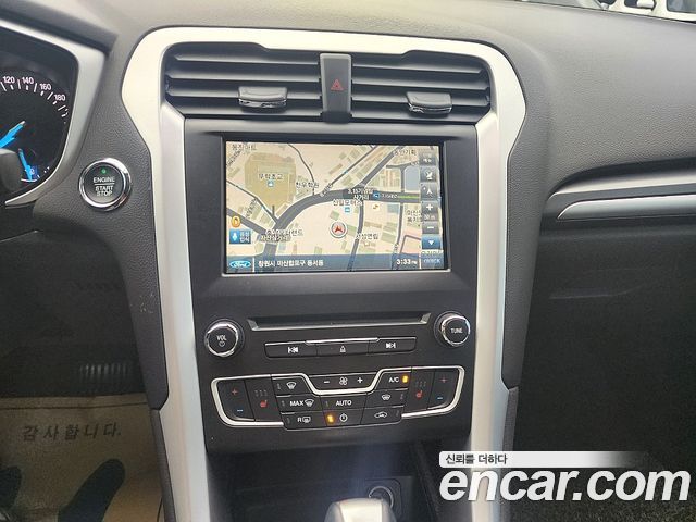 Ford Mondeo — interior