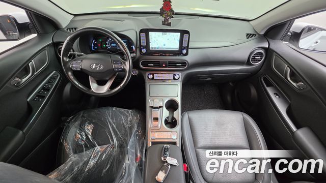 Hyundai Kona — interior
