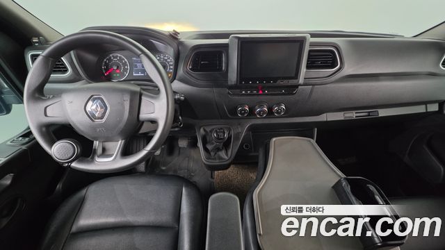 Renault Korea Master — interior