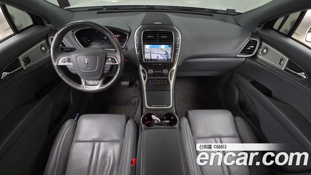 Lincoln Nautilus — interior