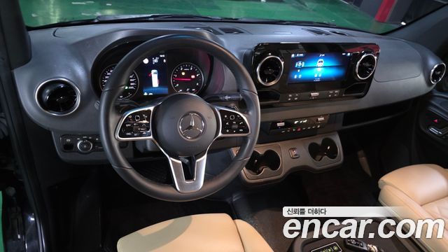 Mercedes-Benz Sprinter — interior
