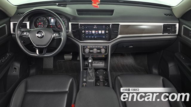 Volkswagen Atlas — interior