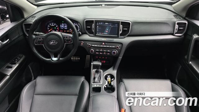 Kia Sportage — interior