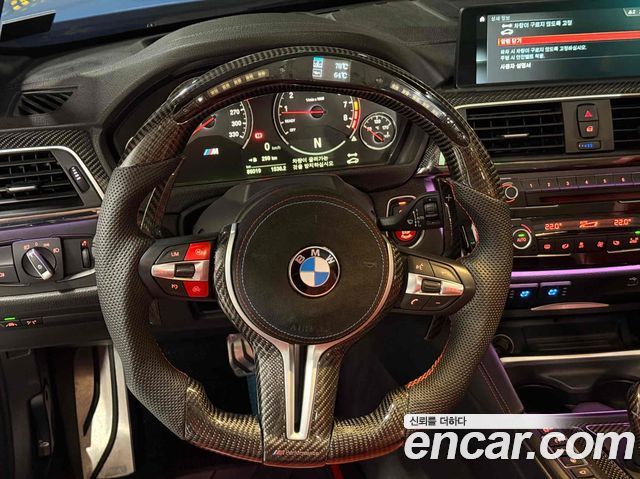 BMW M4 — interior