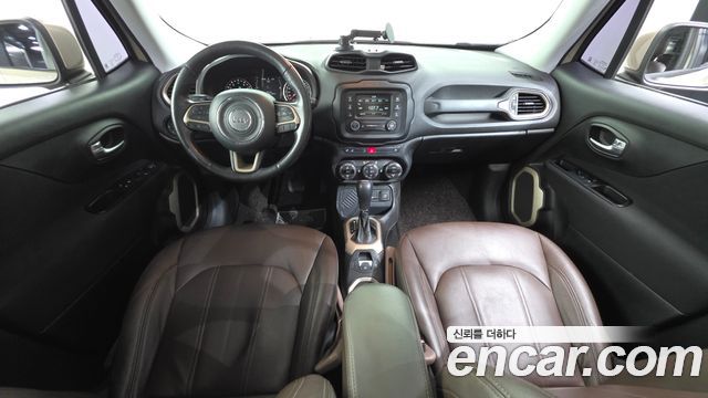 Jeep Renegade — interior