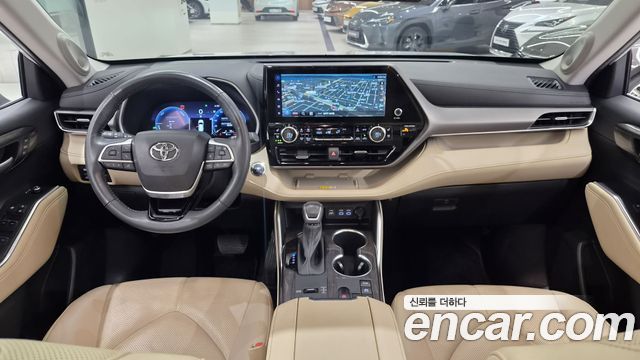 Toyota Highlander — interior