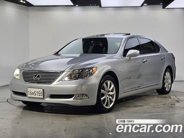 Lexus LS — exterior