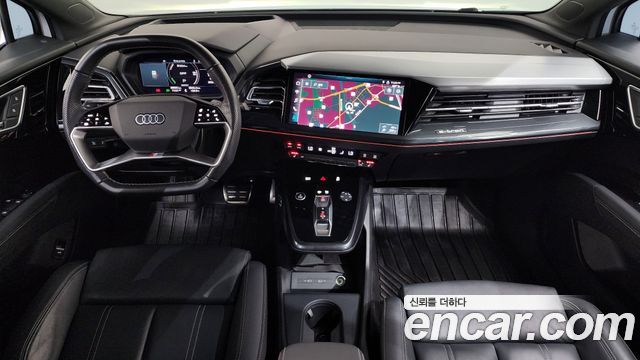 Audi Q4 e-tron — interior