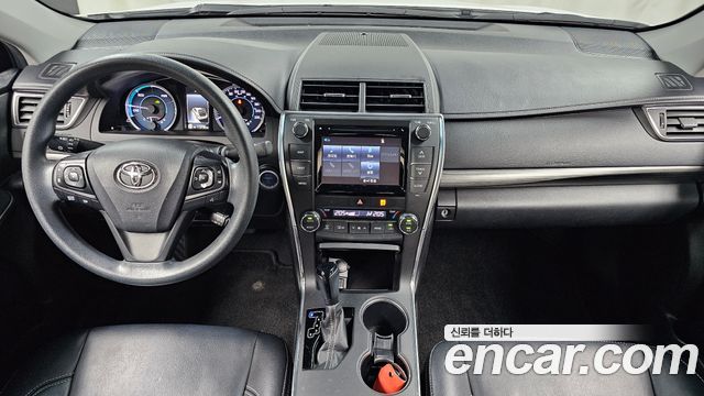 Toyota Camry — interior