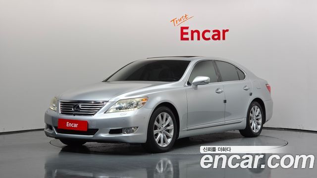 Lexus LS — exterior