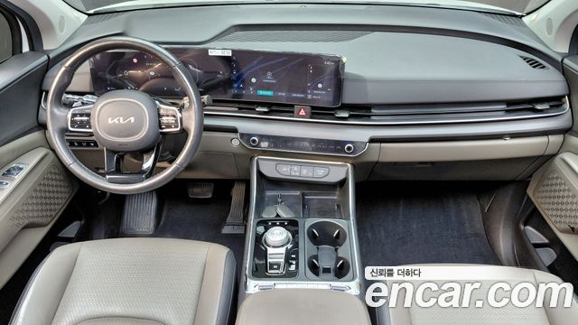 Kia Carnival — interior