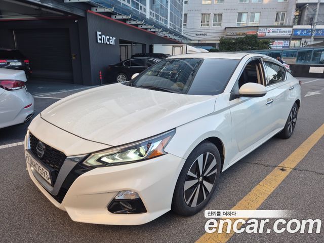 Nissan Altima — exterior