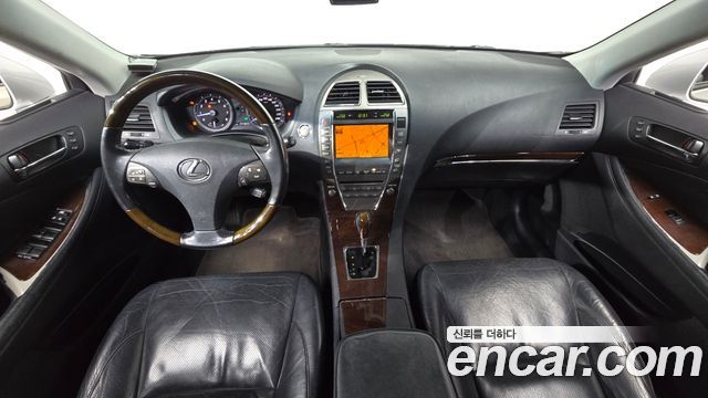 Lexus ES — interior