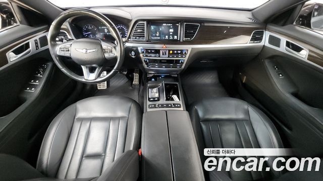 Genesis G80 — interior
