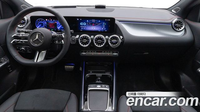 Mercedes-Benz EQA — interior