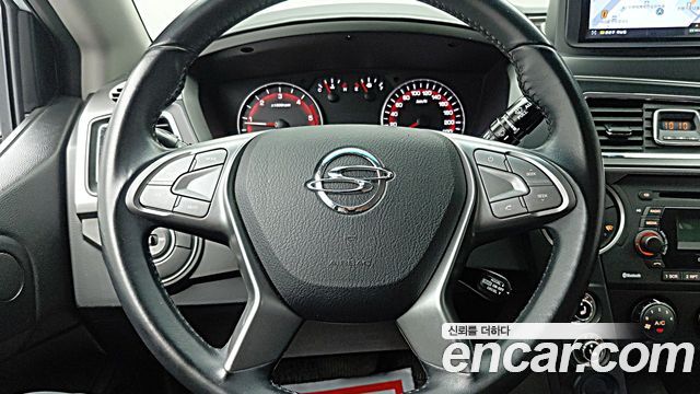 KG Mobility Korando — interior