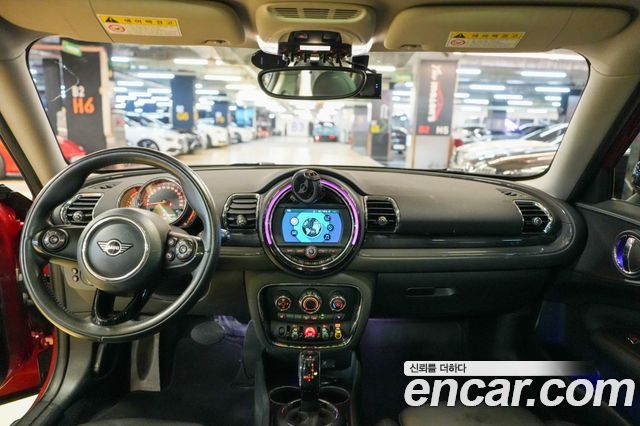 MINI Clubman — interior