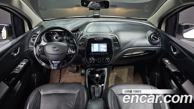 Renault Korea QM3 — interior