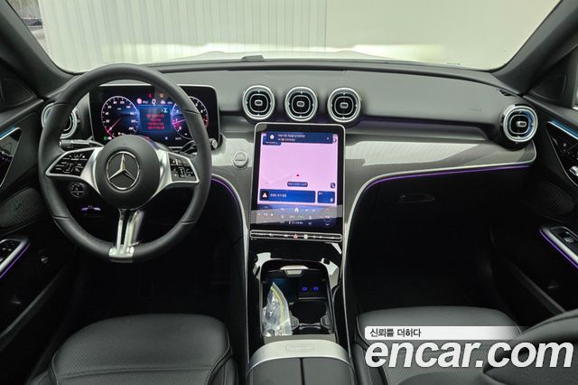 Mercedes-Benz C-Class — interior