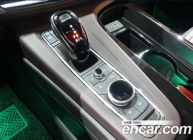 Cadillac Escalade — interior