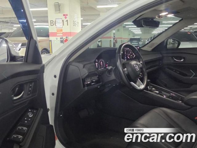 Honda Accord — interior