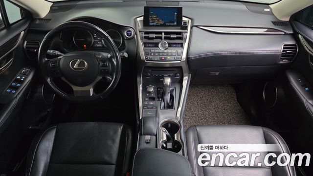 Lexus NX — interior