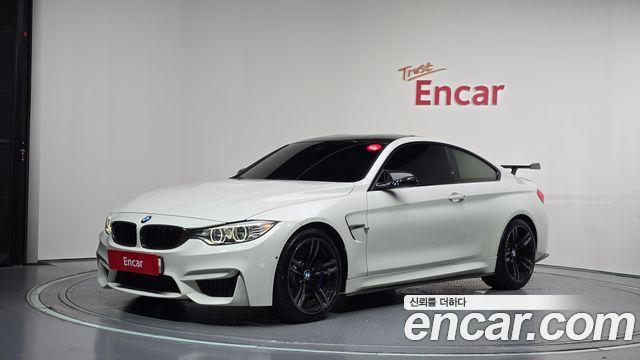 BMW M4 — exterior