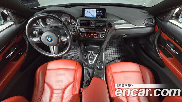 BMW M4 — interior
