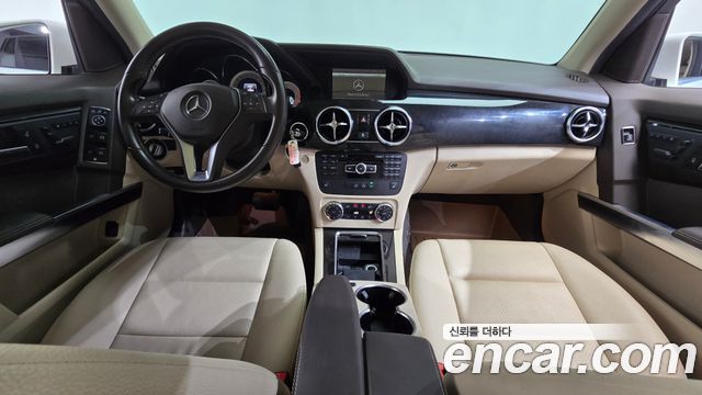Mercedes-Benz GLK-Class — interior
