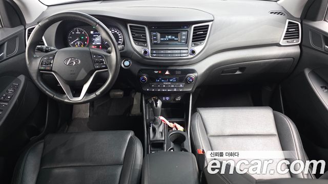 Hyundai Tucson — interior